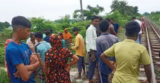 নওগাঁয় ট্রেনে কাটা পড়ে যুবকের মৃত্যু